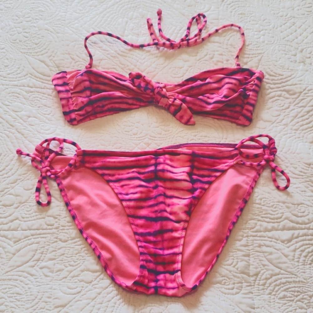 VS bikini